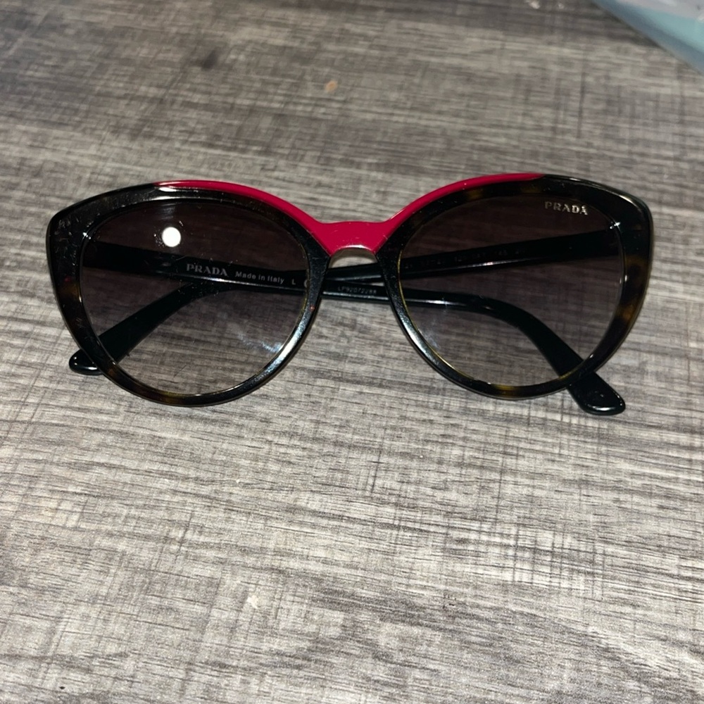 Prada authentic cat eye tortoise shell sunglasses Gradient lenses